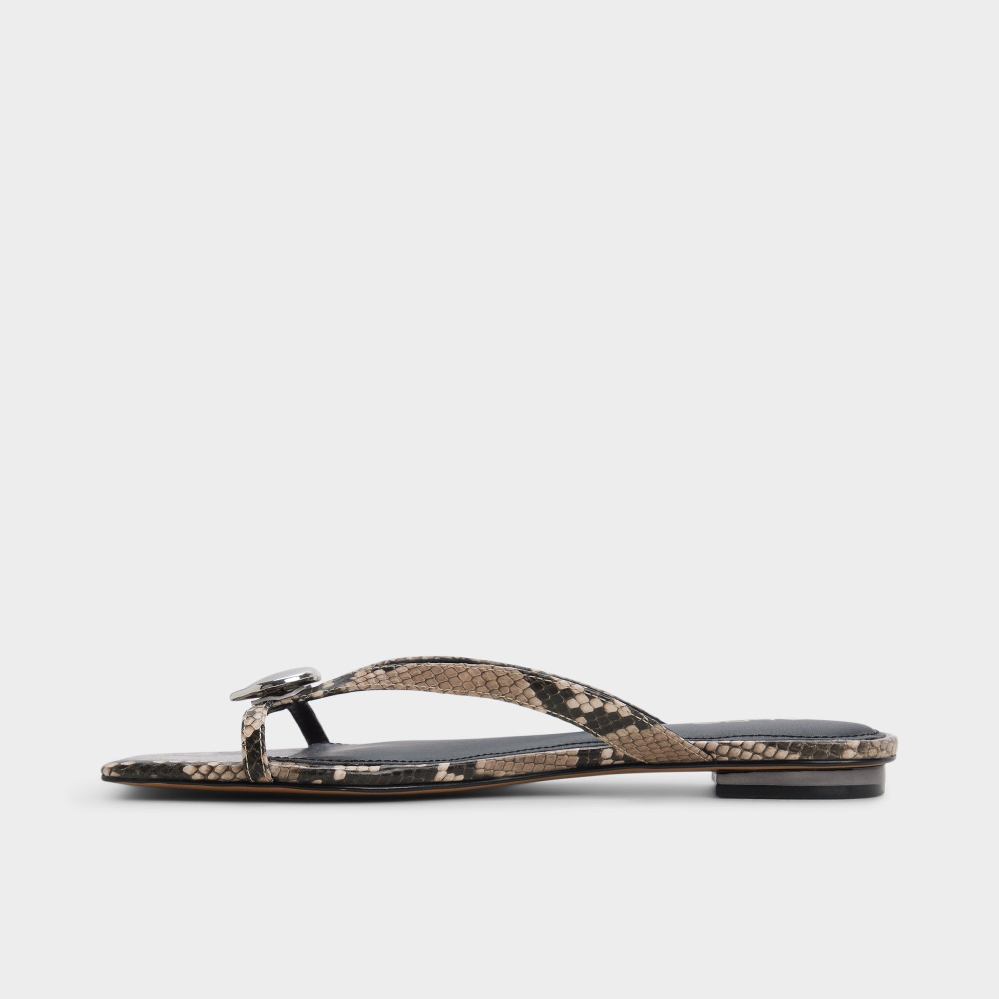 Iliria White/Black Women's Flats - Slide sandal