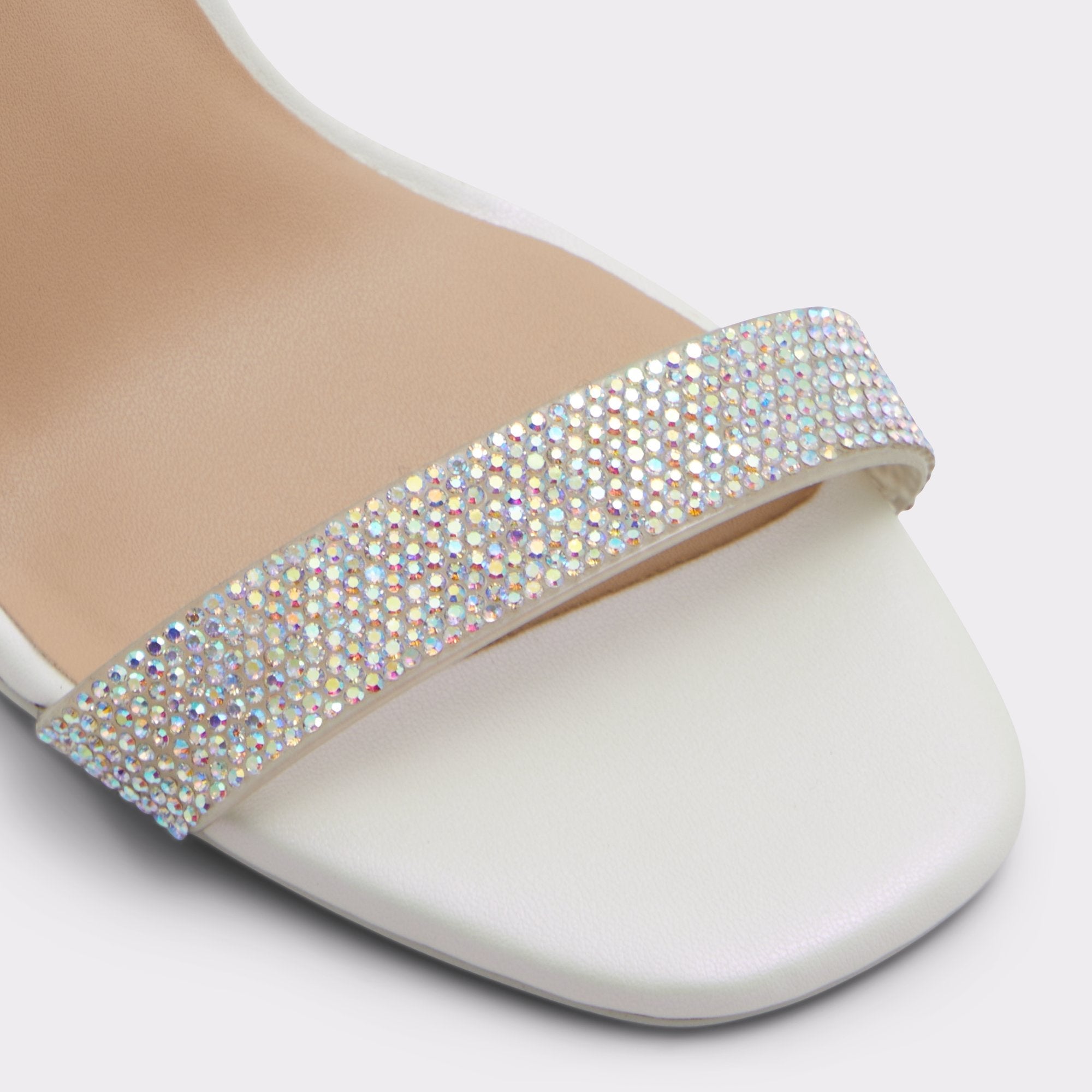 Onardonia in Open Natural - Strappy sandal, Block heel