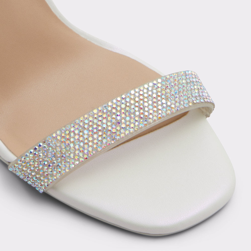 Onardonia in Open Natural - Strappy sandal, Block heel