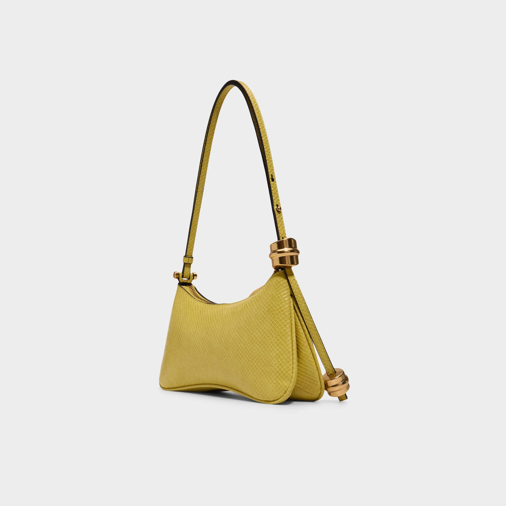 Amelliee in Yellow -