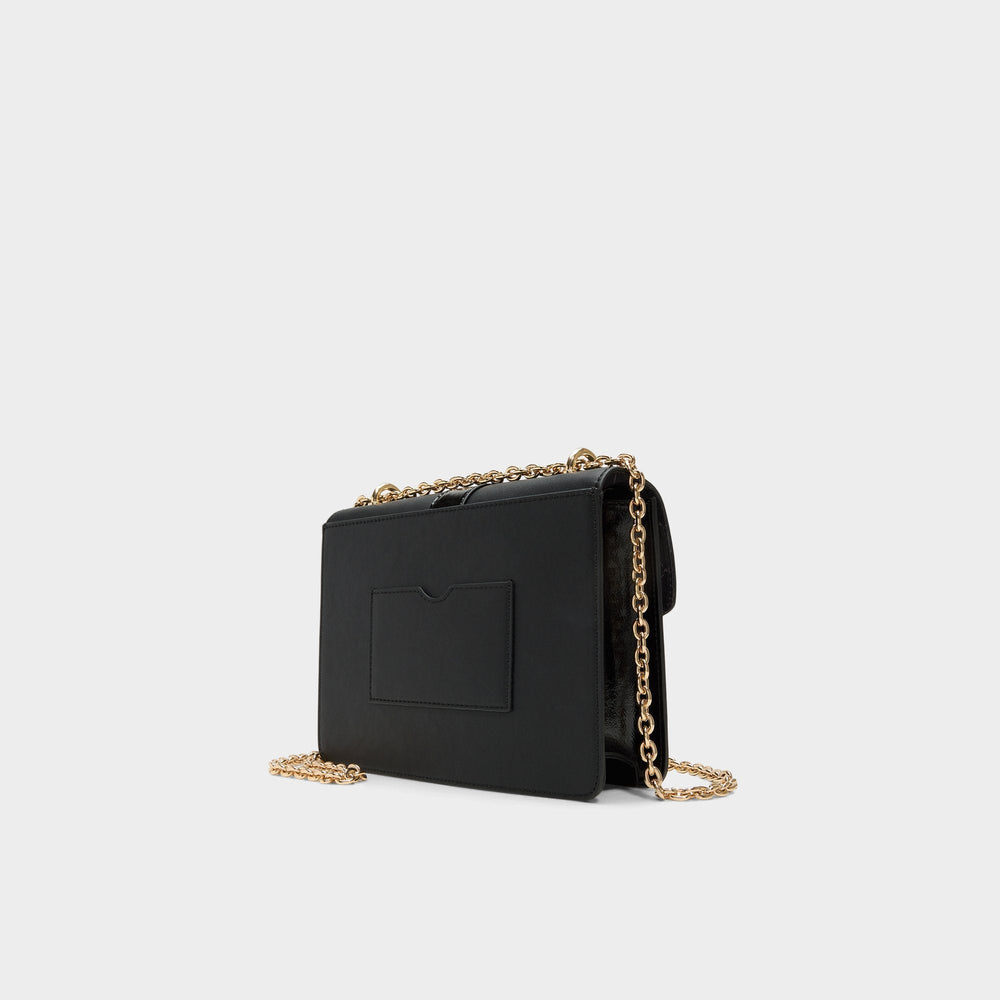 Soii in Black -