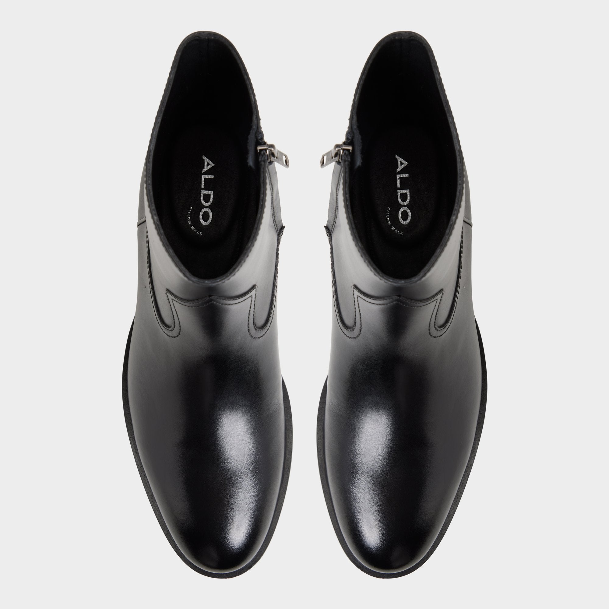 Calix in Black - Ankle boot