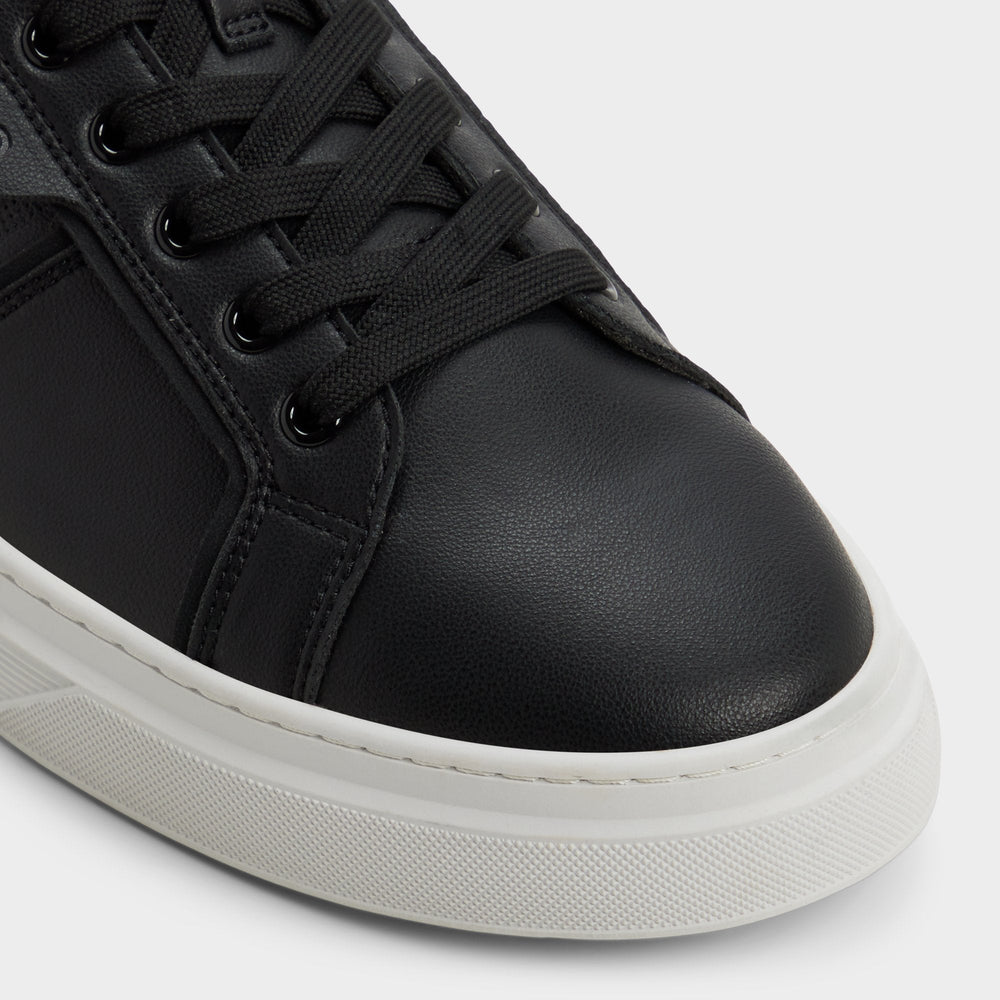 Courtline in Black Black 14253819 - Low top sneaker, Cup sole