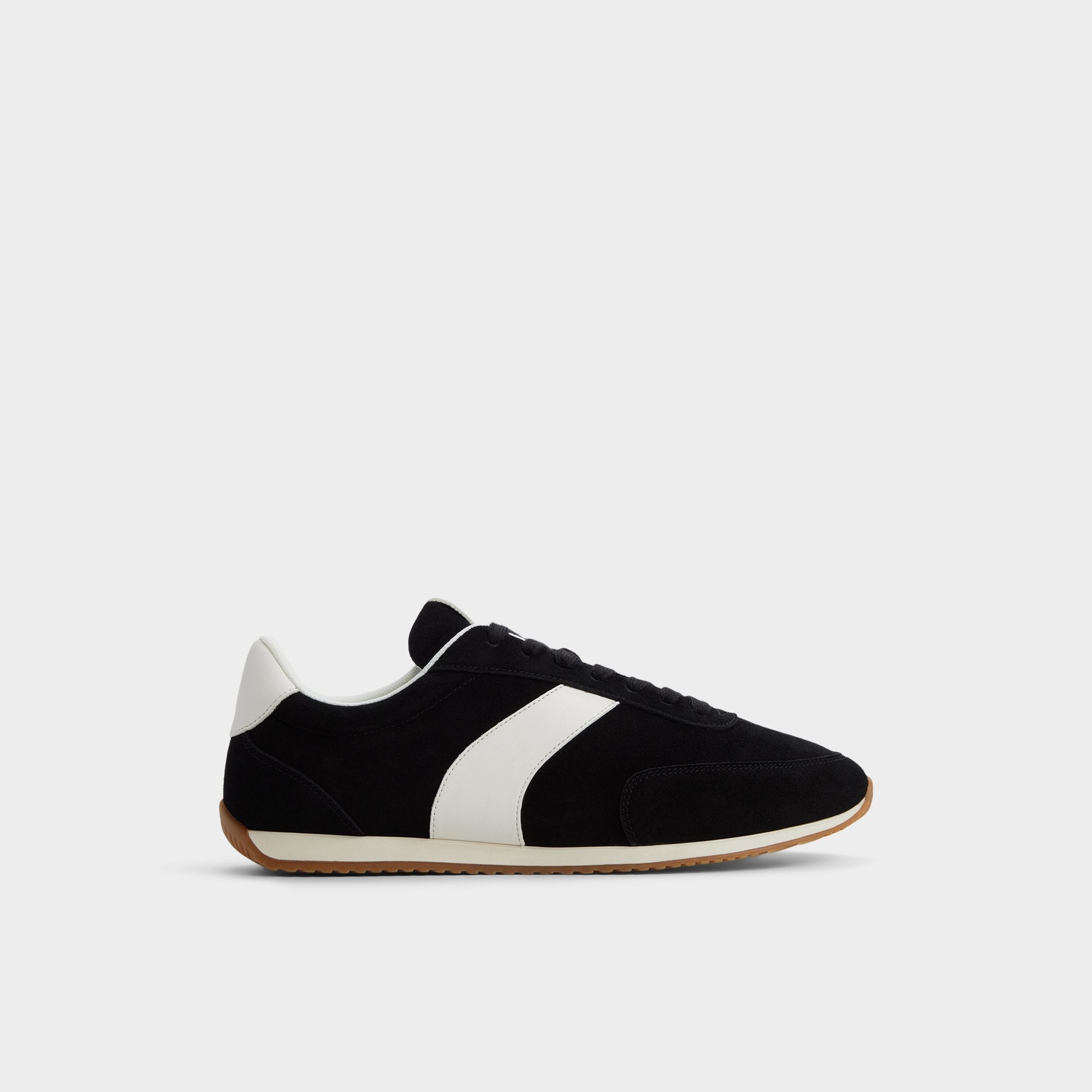 Nathaniell in Black - Low top sneaker, Cup sole
