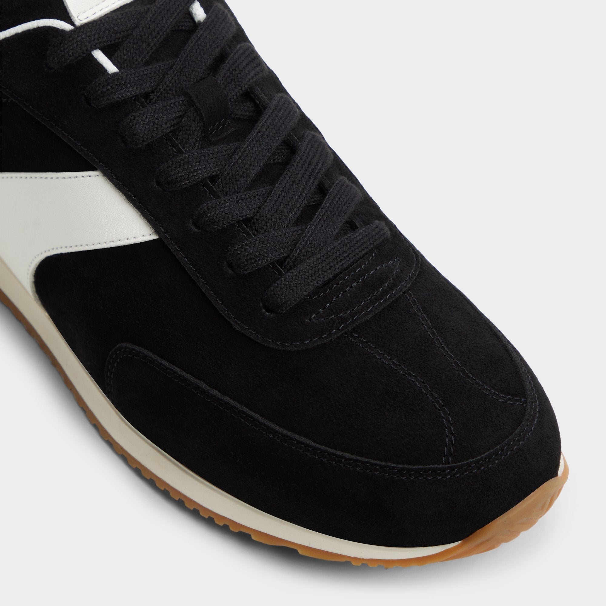 Nathaniell in Black - Low top sneaker, Cup sole