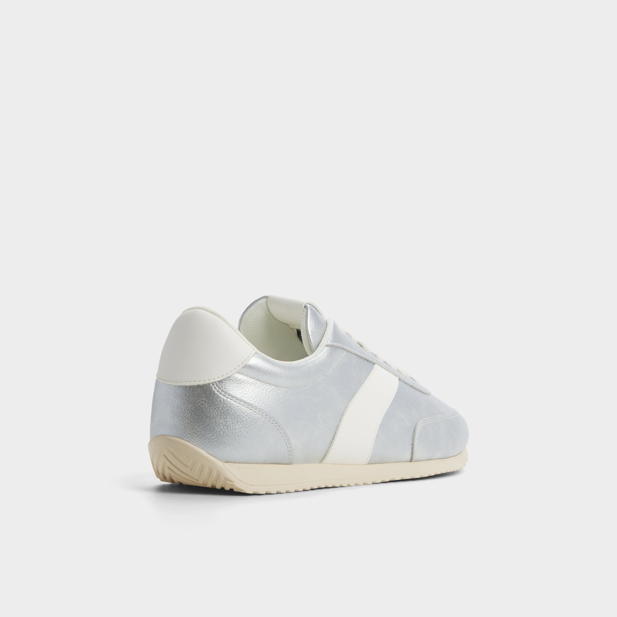 Nathaniel in Silver - Low top sneaker, Cup sole