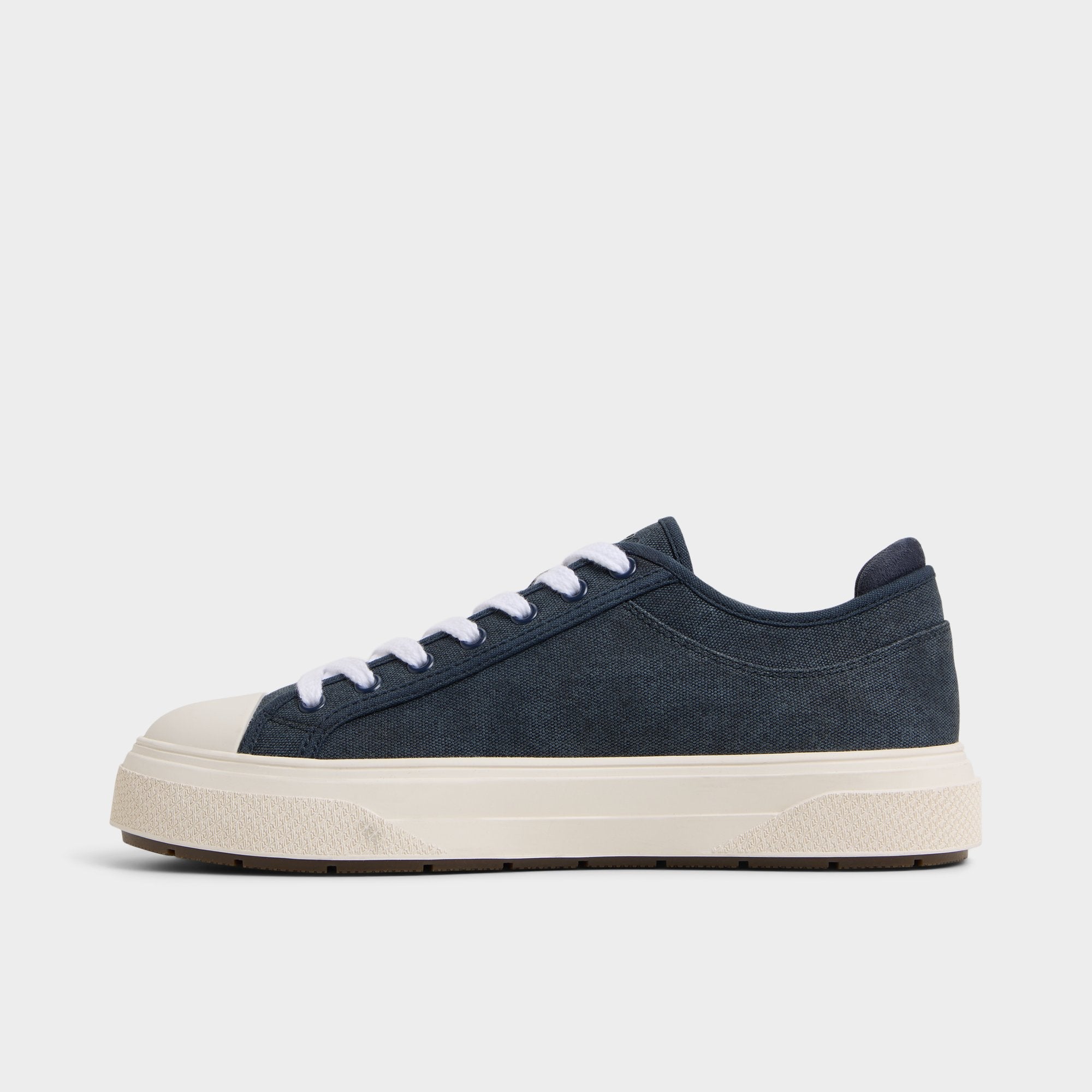 Colin in Navy - Low top sneaker, Cup sole