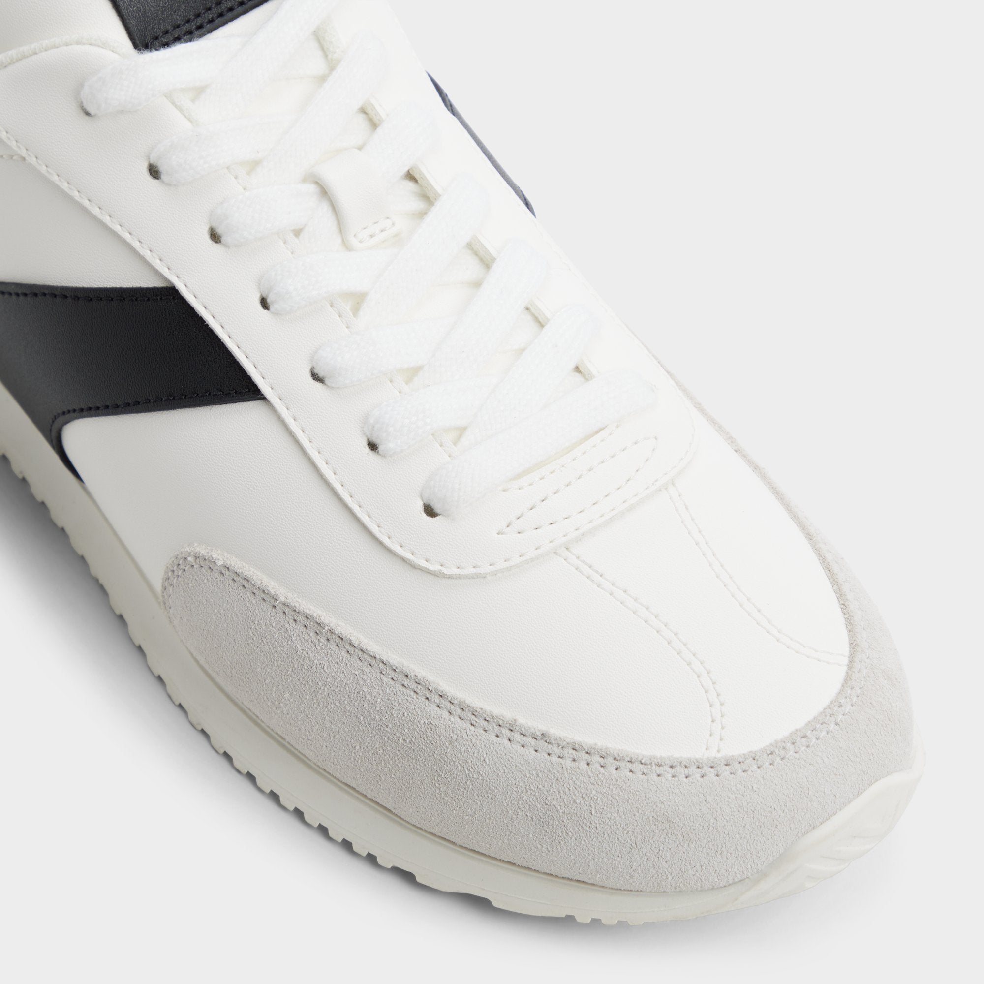 Nathaniell in White - Low top sneaker, Cup sole