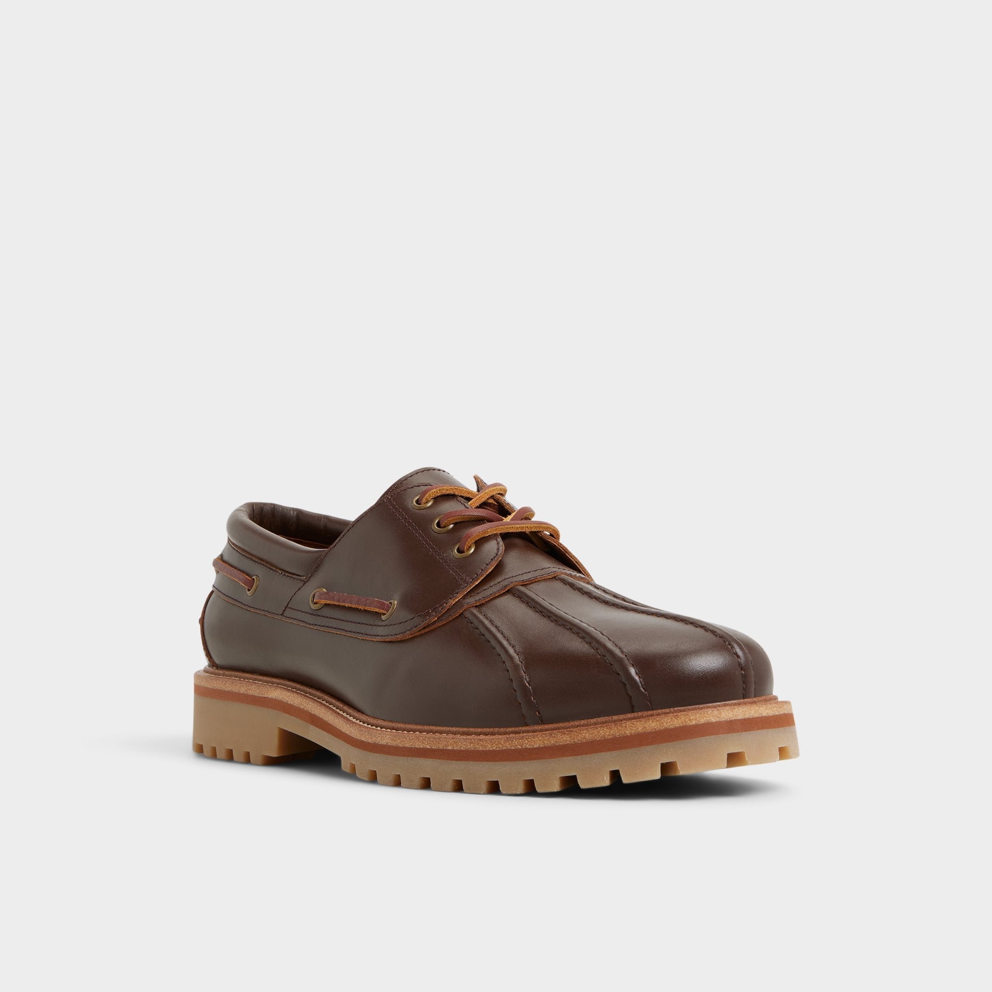 Finn in Medium Brown - Boat shoe, Lug sole