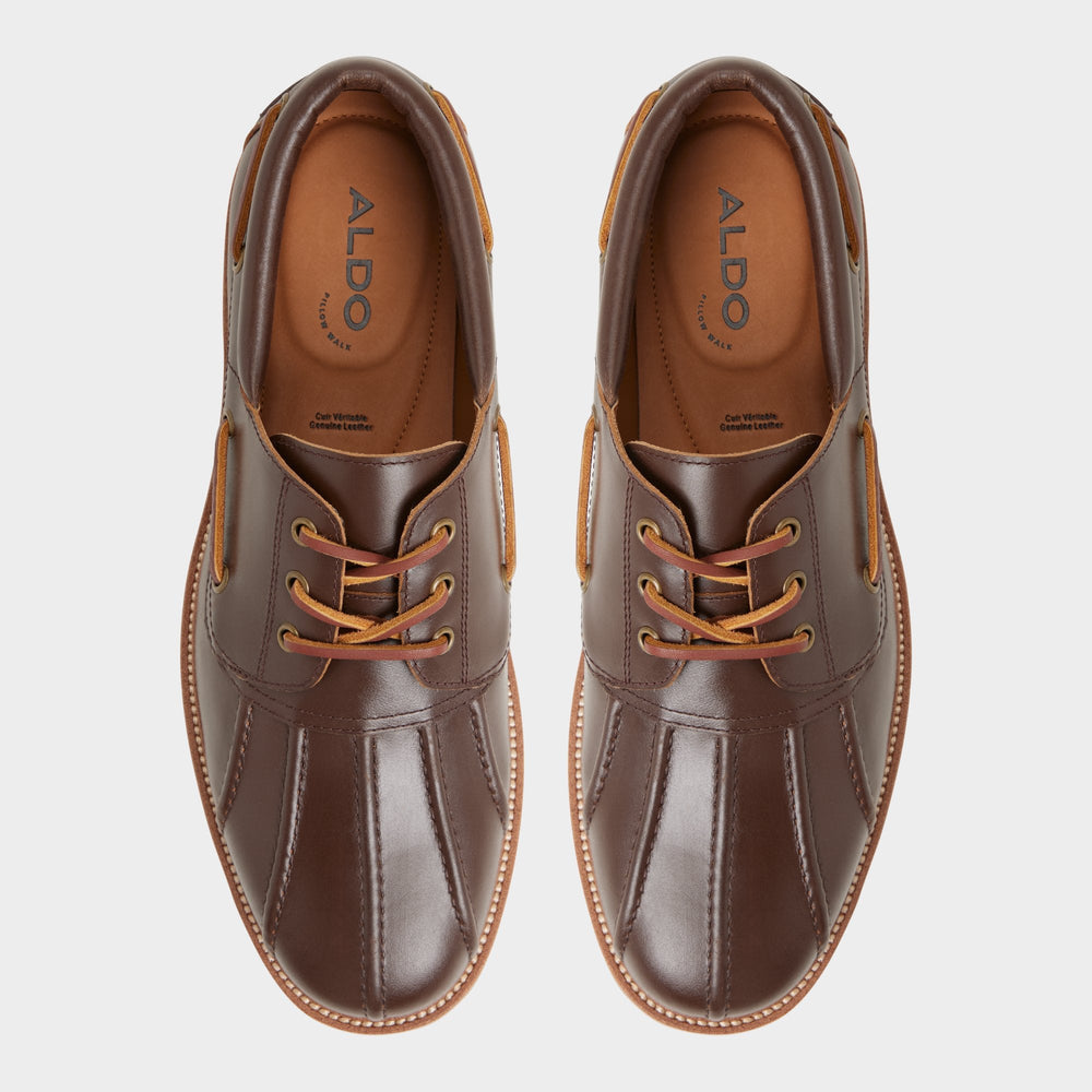 Finn in Medium Brown - Boat shoe, Lug sole